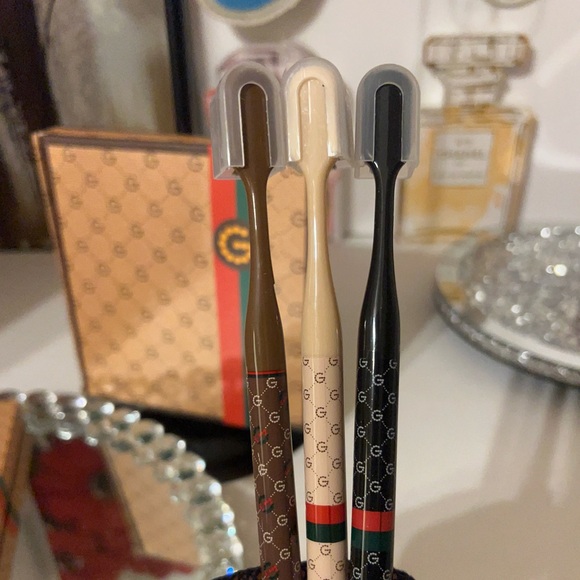 Fashion winner choice Toothbrush New in box you get one beige, black Or Brown - Picture 12 of 13